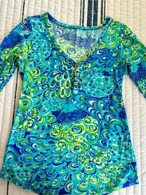 Lilly Pulitzer Blue & Green Swirl V-Neck Long Sleeve Top